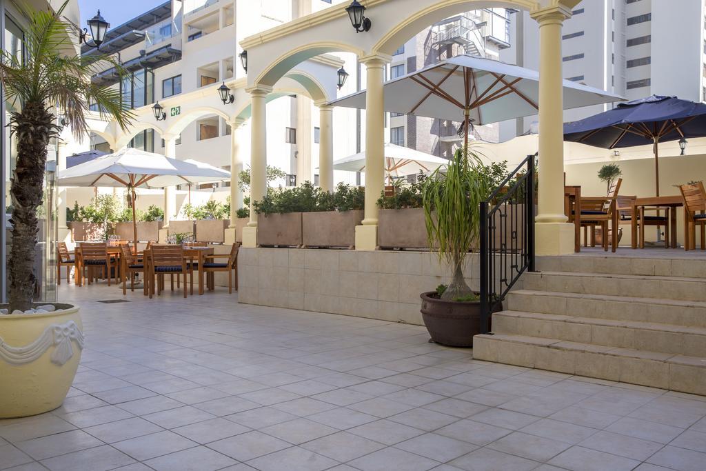 Hotel Le Vendome Κέιπ Τάουν Εξωτερικό φωτογραφία The hotel's courtyard