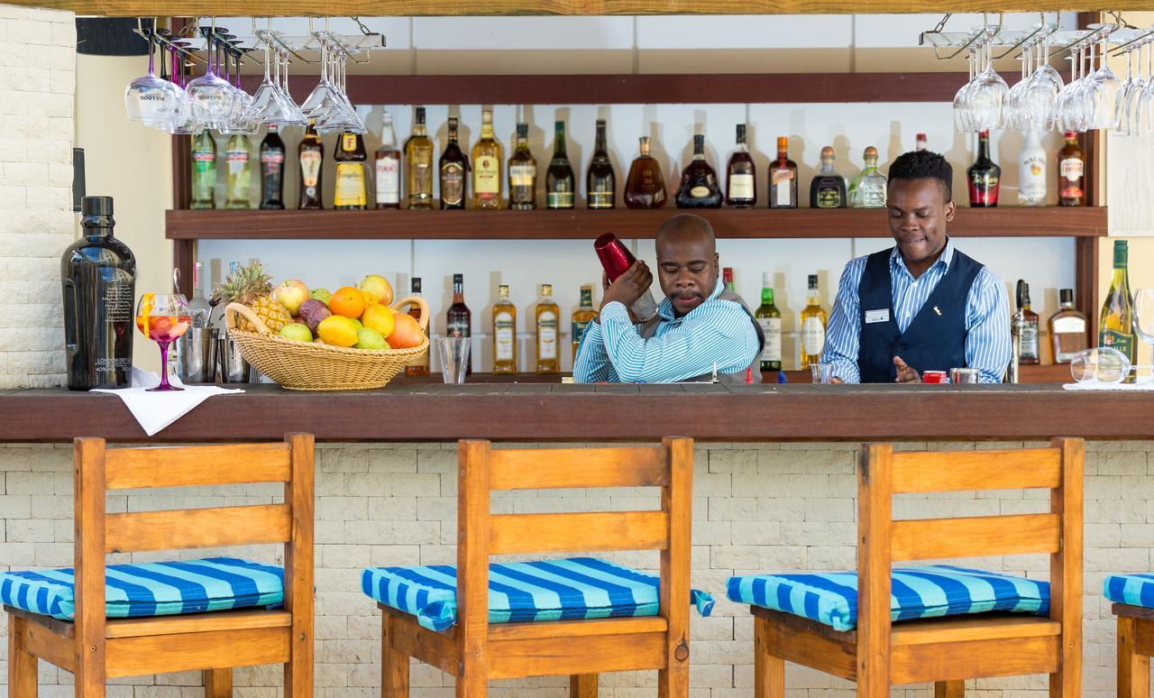 Hotel Le Vendome Κέιπ Τάουν Εξωτερικό φωτογραφία A bar in Kenya
