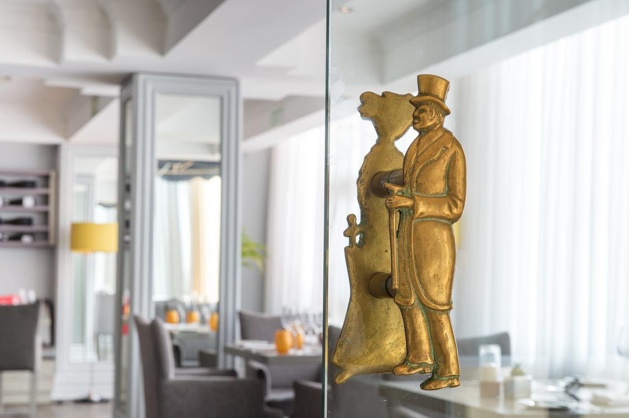 Hotel Le Vendome Κέιπ Τάουν Εξωτερικό φωτογραφία The door knocker of the hotel