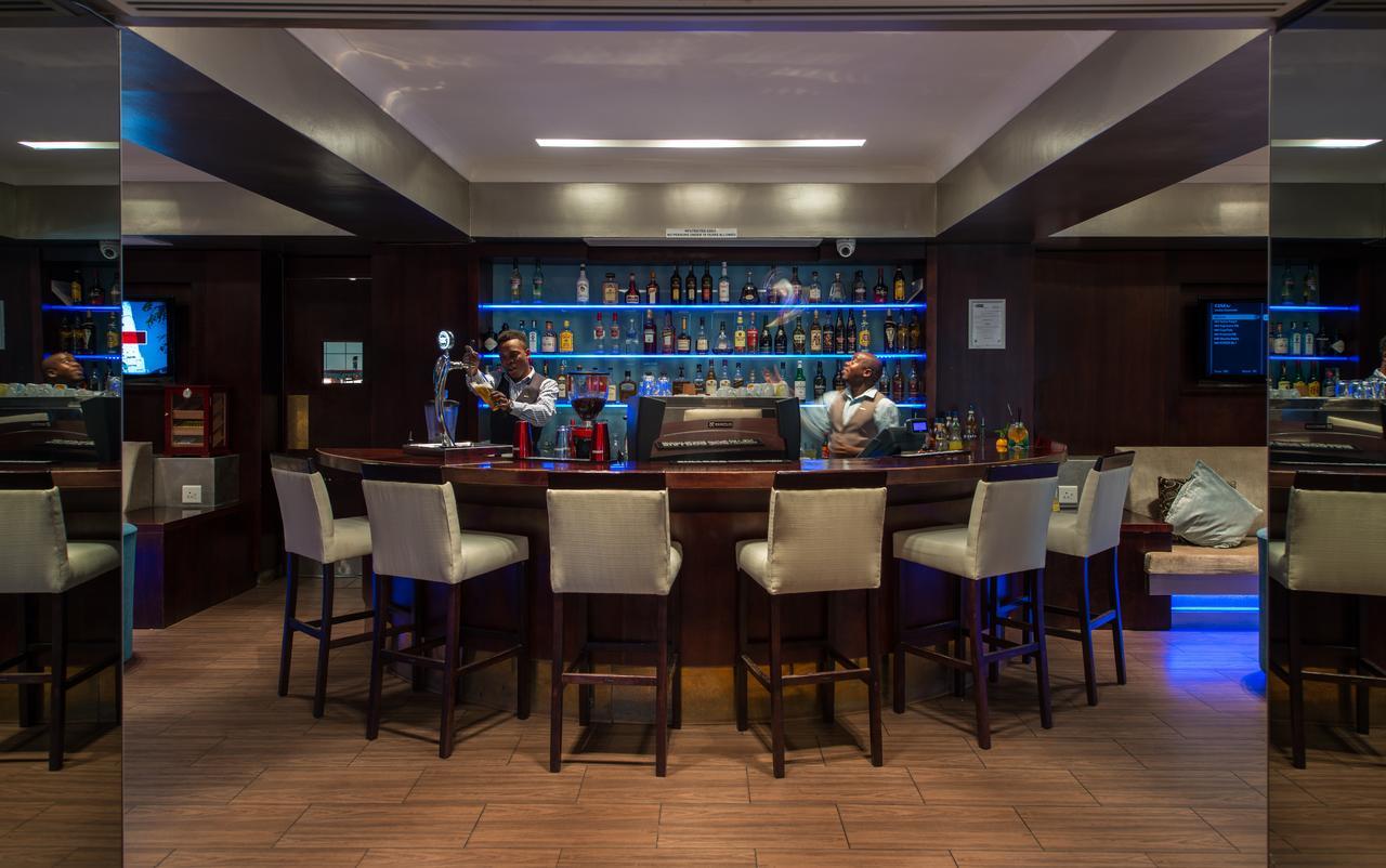 Hotel Le Vendome Κέιπ Τάουν Εξωτερικό φωτογραφία The bar at the lounge